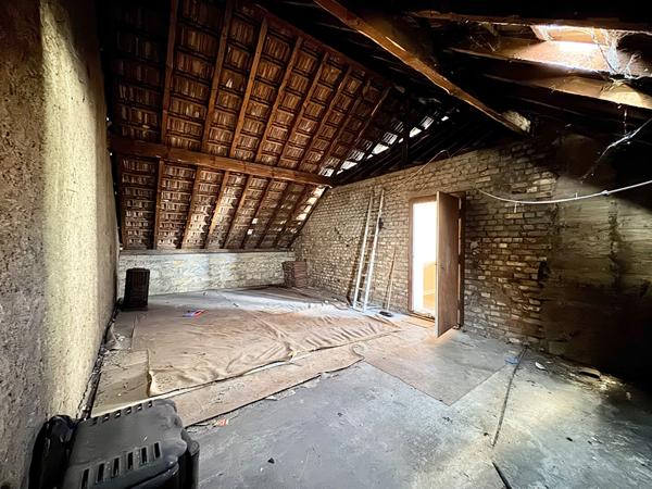 Maison T5 avec jardin et garage - à fort potentiel à Guentrange - à visiter rapidement