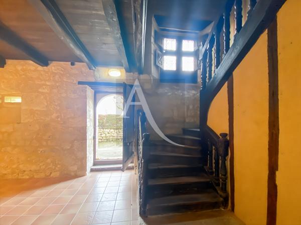 Unique maison de village et son jardin ..