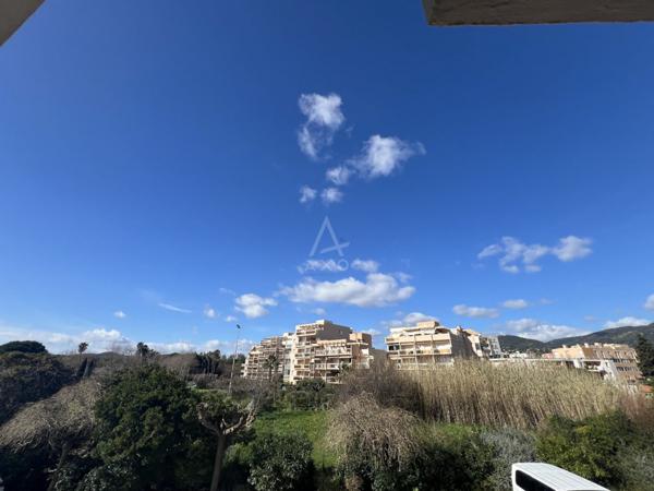 Studio coup de coeur 22,64 m2 en hyper centre - Le Lavandou (83)