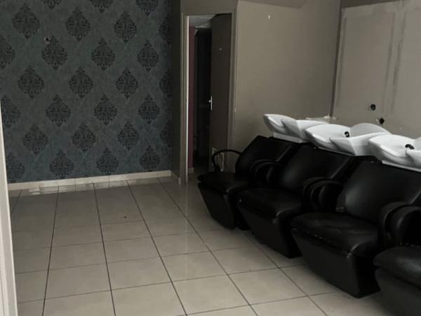 Location Local commercial 2 pièces 90 m² - RDC 9 GRANDE RUE Sable Sur Sarthe 72300