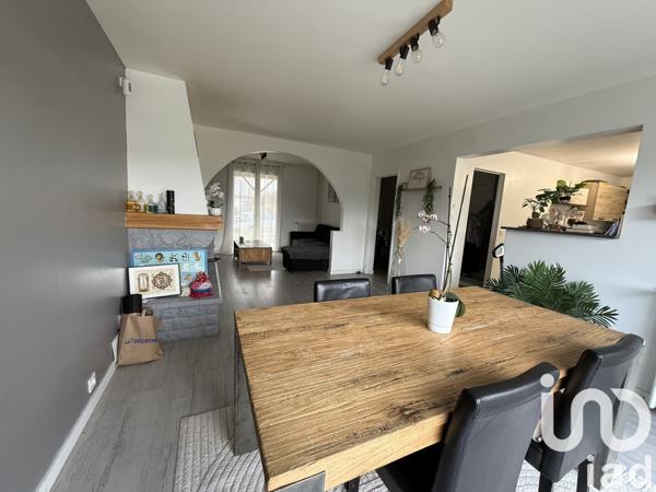 Maison traditionnelle 5 pièces de 146 m² à Verrières-en-Anjou (49480)