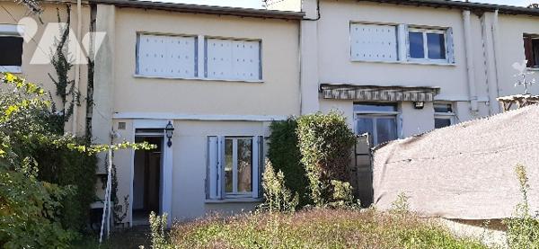 Maison proche commerces avec jardin de 3 chs