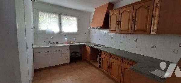 Maison proche commerces avec jardin de 3 chs