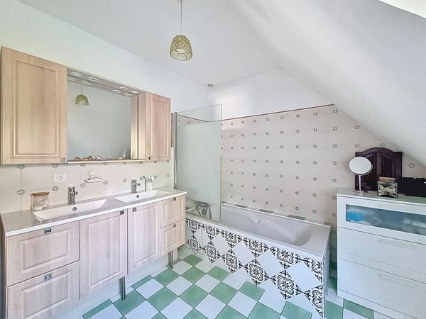 TOURS NORD - SAINTE RADEGONDE - Maison 6 pièces avec 4 chambres, 120 m² avec sous-sol complet et jardin