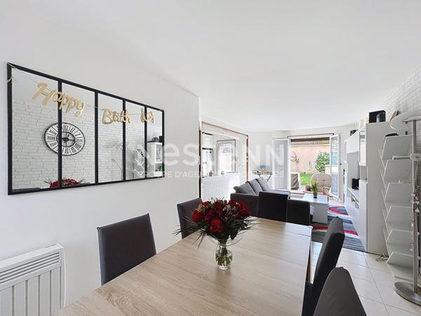 Maison 5 pièces 92 m² et 108 m² au sol avec garage et mezzanine à Montigny le Bretonneux