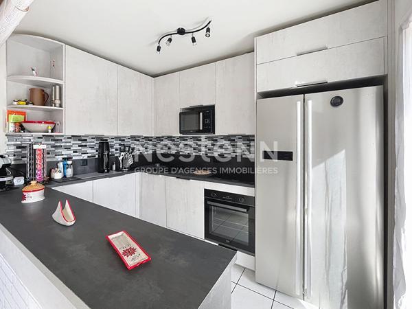 Maison 5 pièces 92 m² et 108 m² au sol avec garage et mezzanine à Montigny le Bretonneux