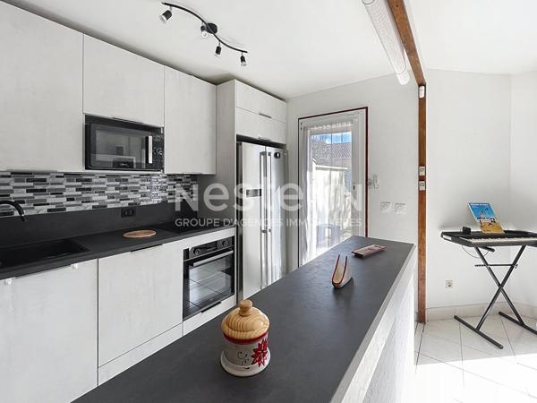 Maison 5 pièces 92 m² et 108 m² au sol avec garage et mezzanine à Montigny le Bretonneux