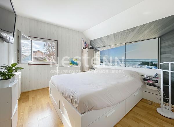 Maison 5 pièces 92 m² et 108 m² au sol avec garage et mezzanine à Montigny le Bretonneux