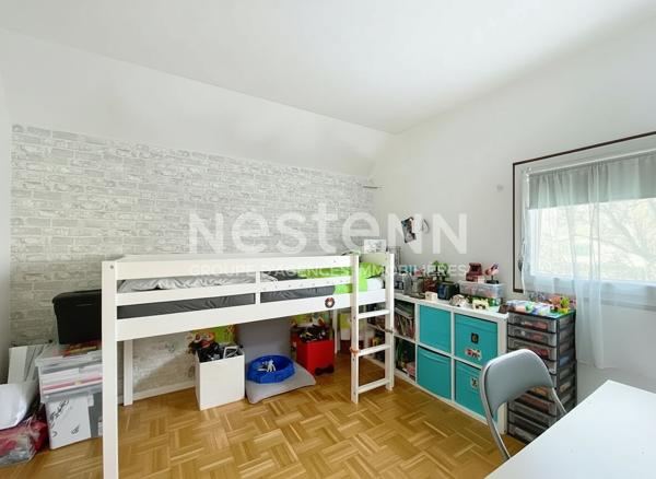 Maison 5 pièces 92 m² et 108 m² au sol avec garage et mezzanine à Montigny le Bretonneux