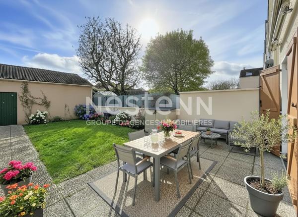 Maison 5 pièces 92 m² et 108 m² au sol avec garage et mezzanine à Montigny le Bretonneux