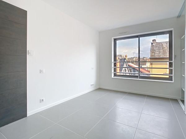 Appartement avec terrasse à vendre à Brive la Gaillarde - Quartier ancienne caserne - 2 chambres - Une terrasse - Pompe à chaleur