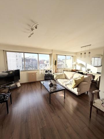 Appartement lumineux 2 Pièces — 58 m², TRAVERSANT, à 4 min du Tram T2