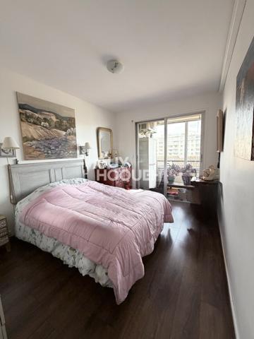 Appartement lumineux 2 Pièces — 58 m², TRAVERSANT, à 4 min du Tram T2