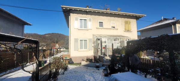 Munster (68140) Maison jumelée 80 m² T4, grand jardin et garage.