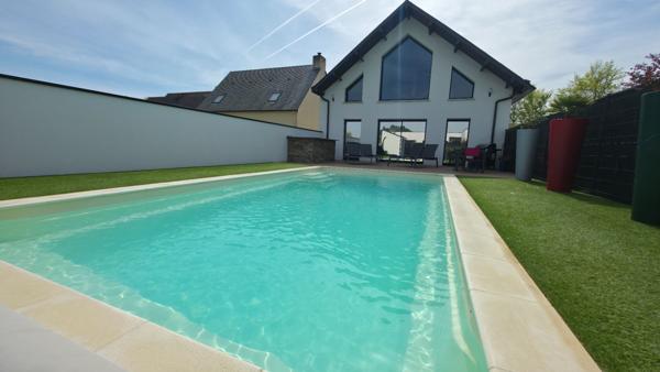 Maison d'architecture contemporaine, de charme et moderne avec piscine à Montoir De Bretagne d'environ 180 m2