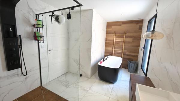 Maison d'architecture contemporaine, de charme et moderne avec piscine à Montoir De Bretagne d'environ 180 m2