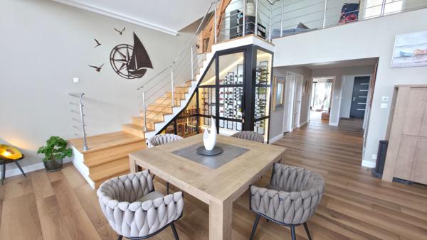 Maison d'architecture contemporaine, de charme et moderne avec piscine à Montoir De Bretagne d'environ 180 m2