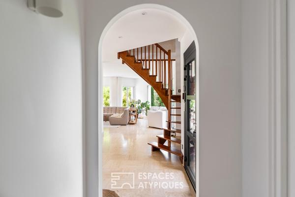 Villa rénovée au coeur du Golf International Barrière – Un écrin de lumière dans un domaine privé