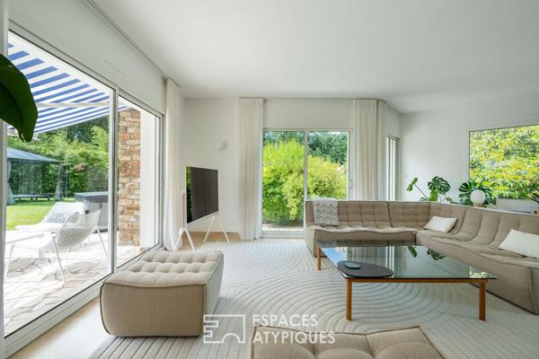 Villa rénovée au coeur du Golf International Barrière – Un écrin de lumière dans un domaine privé
