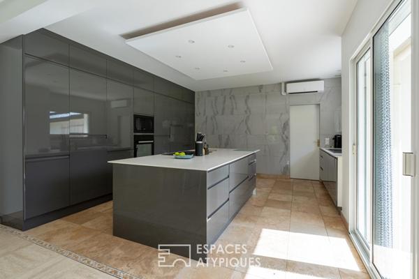 Villa rénovée au coeur du Golf International Barrière – Un écrin de lumière dans un domaine privé