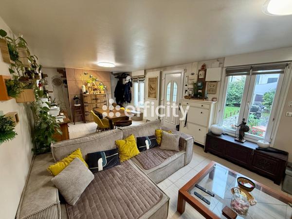 Maison
         5 pièces
        - 127 m² 379 000 € *