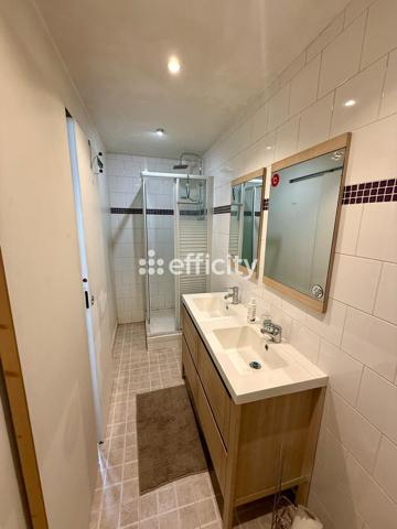 Maison
         5 pièces
        - 127 m² 379 000 € *