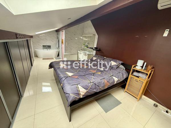 Maison
         5 pièces
        - 127 m² 379 000 € *