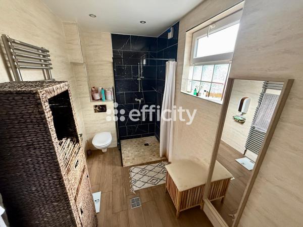 Maison
         5 pièces
        - 127 m² 379 000 € *