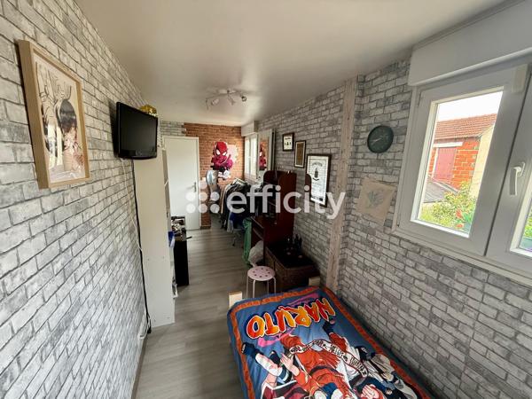 Maison
         5 pièces
        - 127 m² 379 000 € *