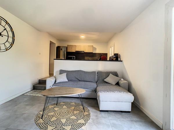 Villa 8 pièce(s) 5 chambre(s) 221.94 m²