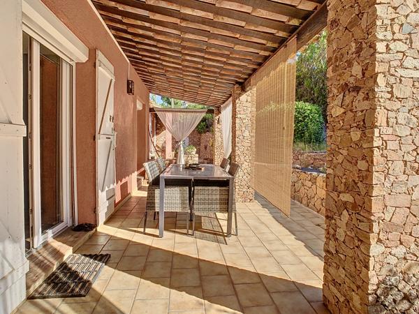 Villa 8 pièce(s) 5 chambre(s) 221.94 m²