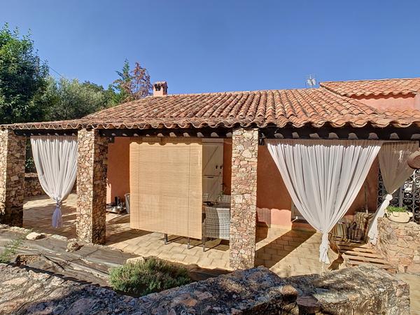 Villa 8 pièce(s) 5 chambre(s) 221.94 m²
