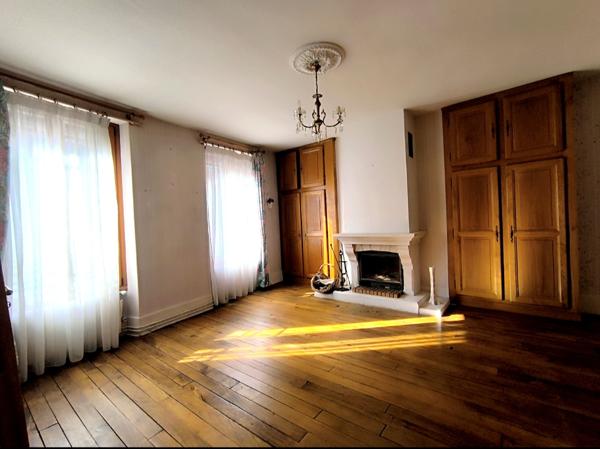 Château-Thierry (02400) Maison de ville 6 pièces