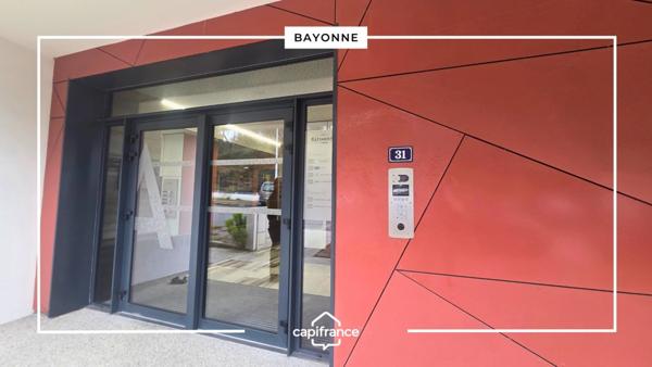 Appartement T3 avec terrasse / véranda, 2 parkings et local vélo