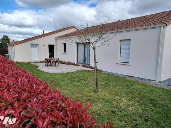 Plain-pied dans le bourg