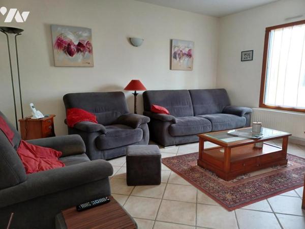 Plain-pied dans le bourg