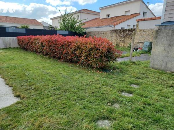 Plain-pied dans le bourg