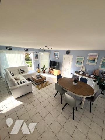 MAISON BOURG DE PLUNERET EN IMPASSE 3 CHAMBRES - GARAGE  - TERRAIN 517 m2