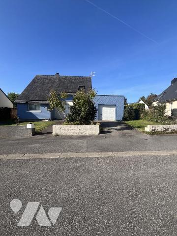 MAISON BOURG DE PLUNERET EN IMPASSE 3 CHAMBRES - GARAGE  - TERRAIN 517 m2