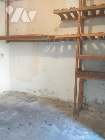 VANNES CENTRE VILLE maison à rénover et grand garage/atelier