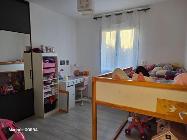 NANS LES PINS VILLA T4 SUR 1000 M²