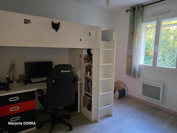 NANS LES PINS VILLA T4 SUR 1000 M²