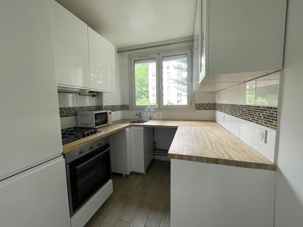 SEVRES - Appartement 4 pièces Loyer 1 400 €/mois charges comprises **  - Référence  674-S