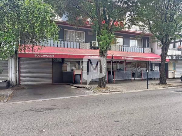 DPT GUYANE, à vendre CAYENNE immeuble mixte commerce + habitation de 689.76m²