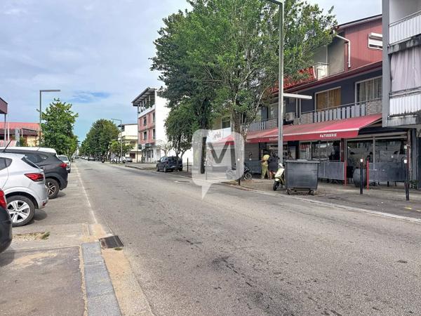 DPT GUYANE, à vendre CAYENNE immeuble mixte commerce + habitation de 689.76m²
