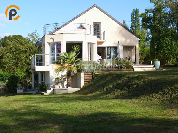 Vente
                Maison182 m² - 7 Pièces -
                    SAINT AMAND MONTROND (18200)