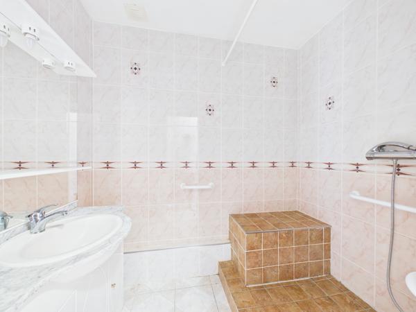 Maison
         4 pièces
        - 91 m² 225 000 €*