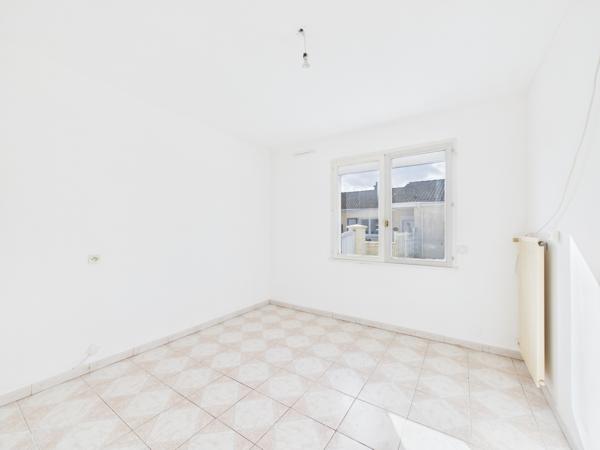 Maison
         4 pièces
        - 91 m² 225 000 €*