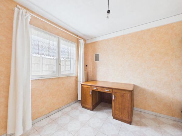 Maison
         4 pièces
        - 91 m² 225 000 €*