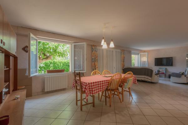 VILLA DE PLAIN-PIED PROCHE DU CENTRE D’ANGRESSE